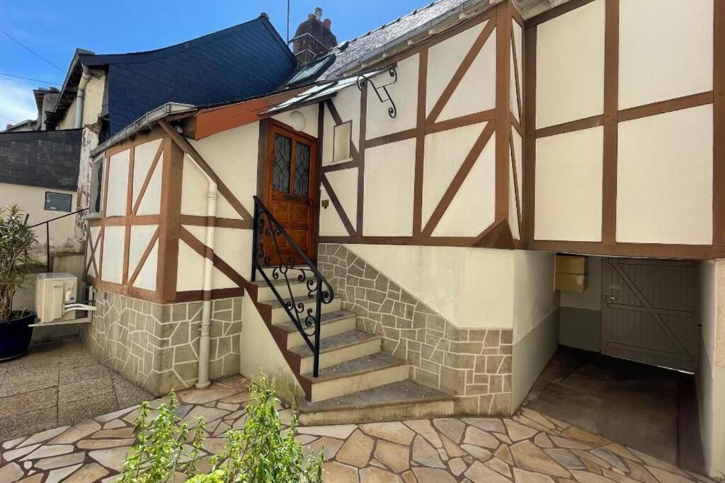 Centre-Ville : Maison De Charme - Secteur Calme لافال المظهر الخارجي الصورة